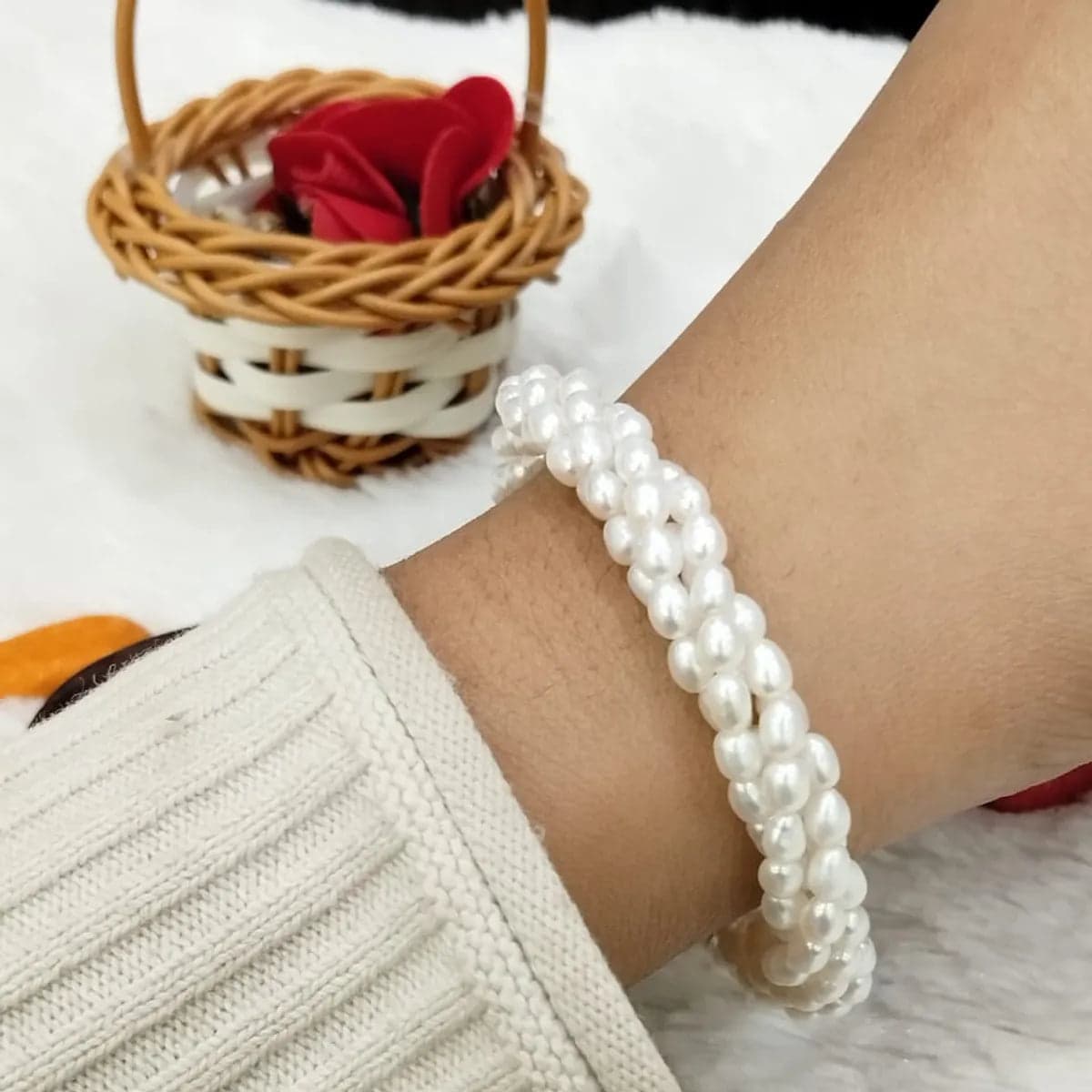 White Premium Pearl Controls Emotions Soothes Irritations Bracelet For Men & Women